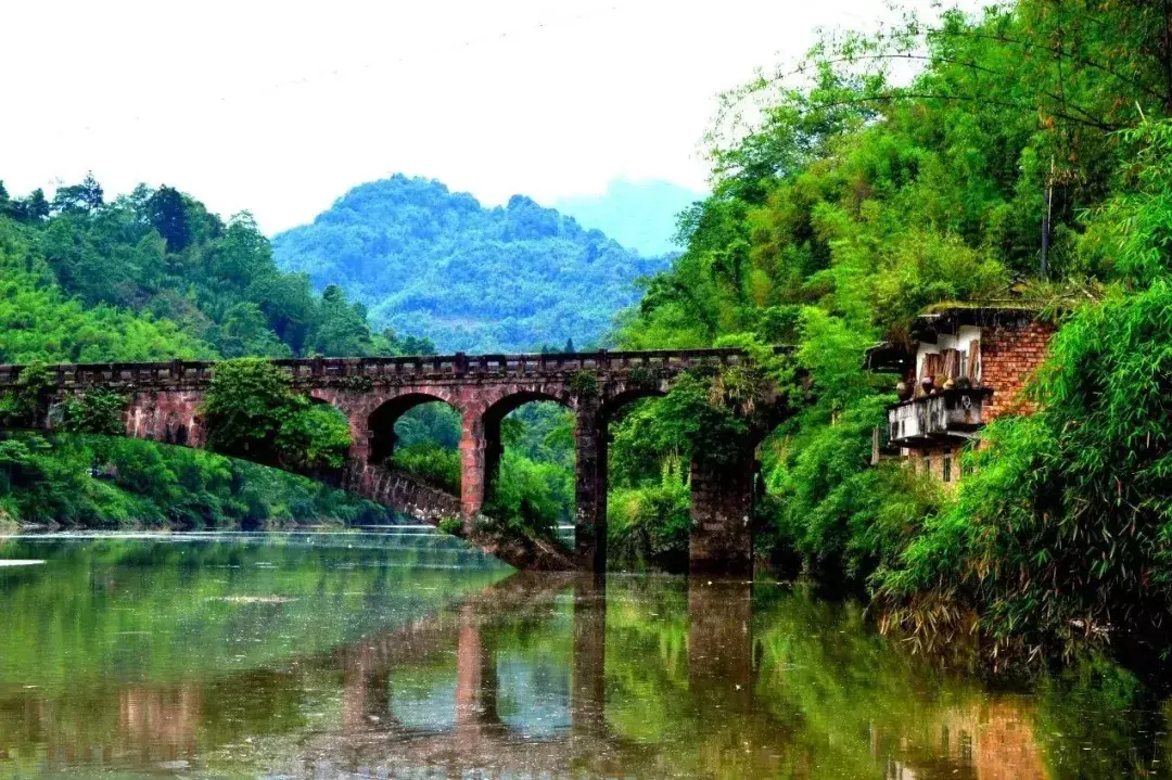 成都周边古镇旅游景点大全排名（成都旅游攻略五日游）