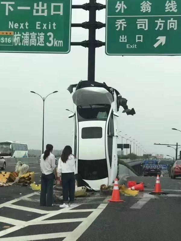 想飞上天和太阳肩并肩是什么歌（想飞上天和太阳肩并肩想下海和王八嘴对嘴）