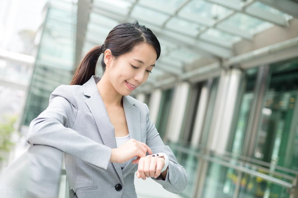 女孩子生日礼物送什么好(送女生生日礼物推荐)