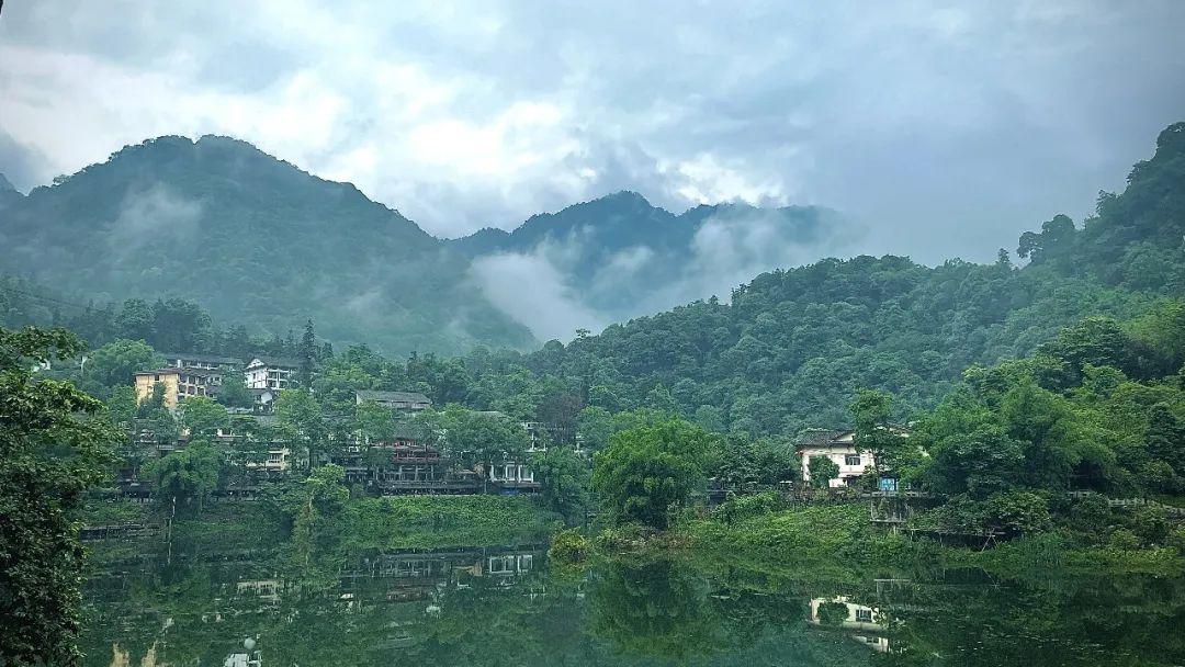 峨眉山旅游攻略(四川峨眉山游玩攻略)