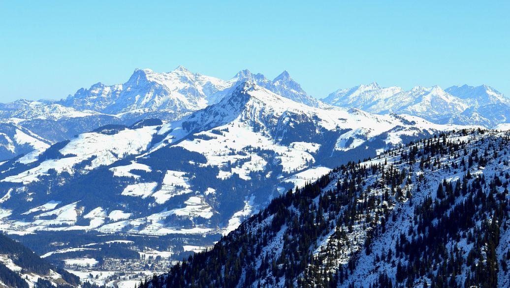 玉龙雪山游玩攻略（玉龙雪山报团好还是个人游好）